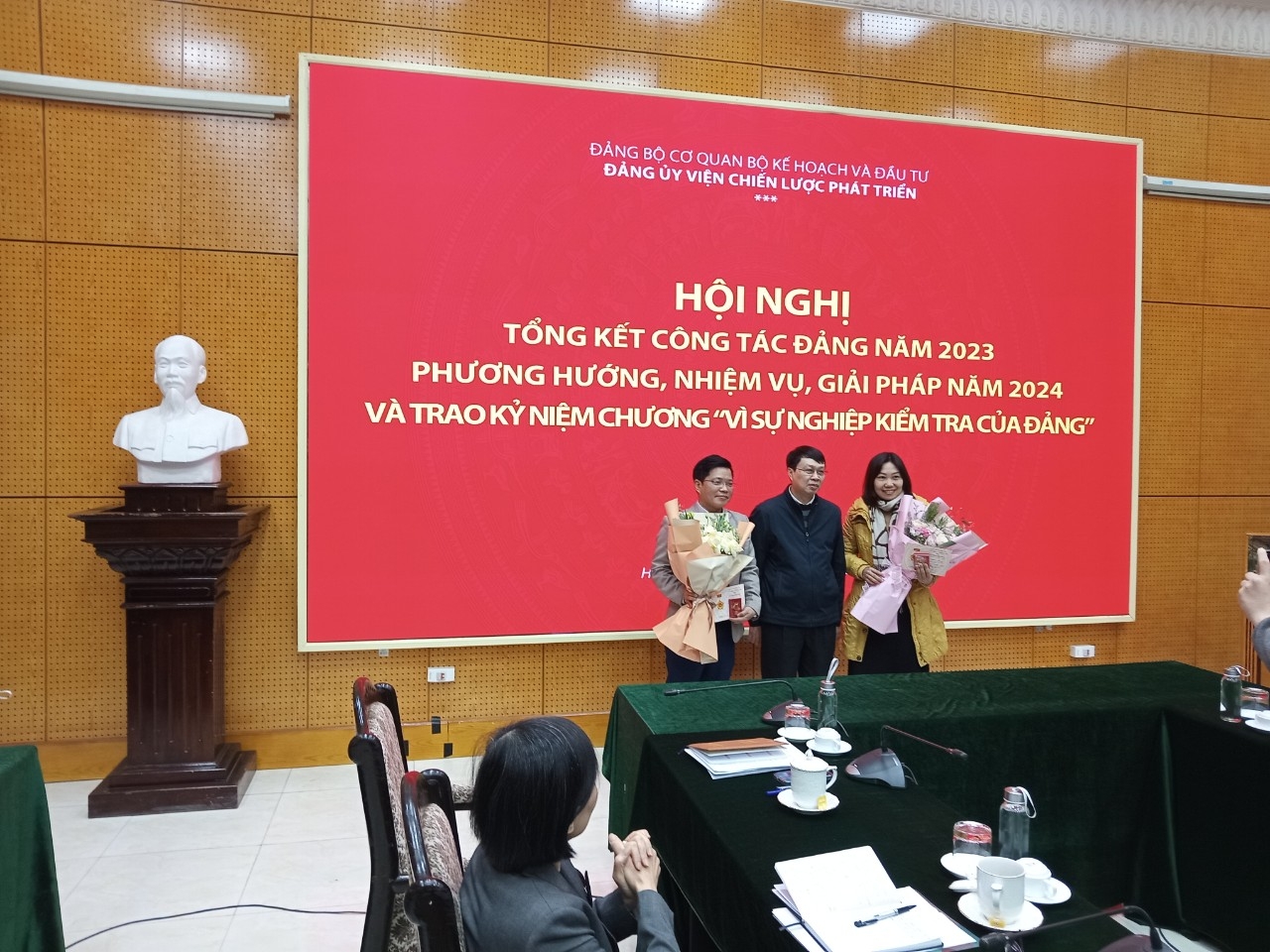 Đảng bộ Viện Chiến lược phát triển đã hoàn thành tốt nhiệm vụ trong chương trình công tác năm 2023 Đảng bộ Viện Chiến lược phát triển hoàn thành tốt nhiệm vụ trong chương trình công tác năm 2023