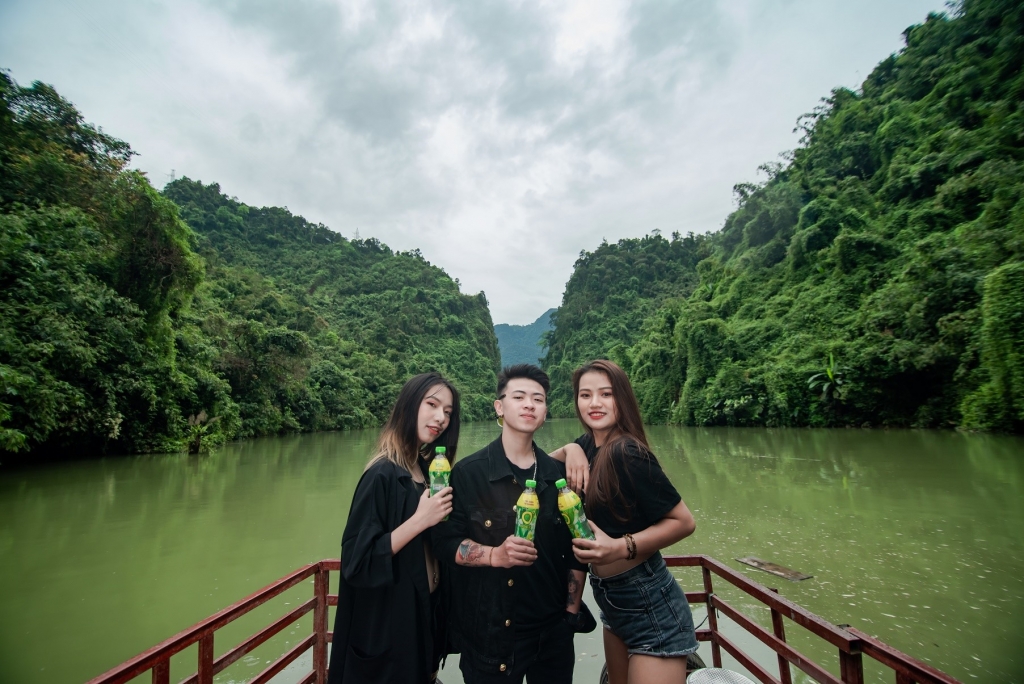 Cách người trẻ giải nhiệt cuộc sống trong những chuyến đi dịp nghỉ lễ Cách người trẻ giải nhiệt cuộc sống trong những chuyến đi dịp nghỉ lễ
