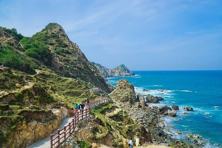 Nghiên cứu các yếu tố ảnh hưởng đến phát triển du lịch tỉnh Bình Định