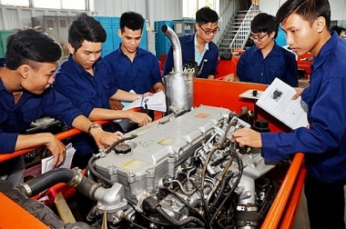 Nghiên cứu các nhân tố tác động đến ý định của sinh viên về quê làm việc sau khi ra trường tại Trường Đại học Sư phạm Kỹ thuật TP. Hồ Chí Minh