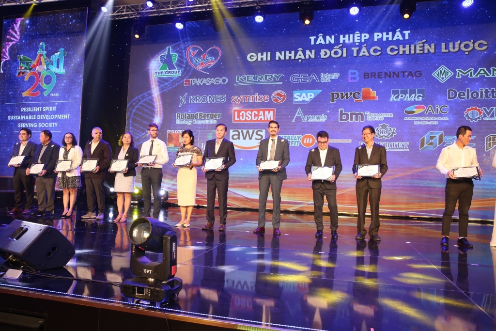 Doanh nghiệp nội địa tạo chuỗi lợi ích bền vững cho xã hội từ quá trình sản xuất, kinh doanh Doanh nghiệp nội địa tạo chuỗi lợi ích bền vững cho xã hội từ quá trình sản xuất, kinh doanh