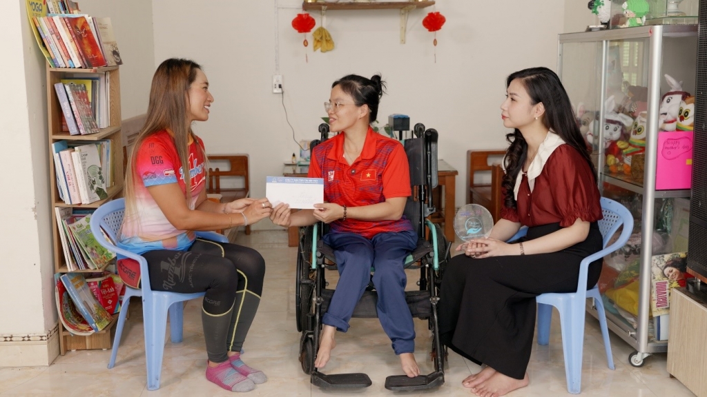 Nguyễn Thị Sa Ri và những tấm huy chương gây xúc động trong chương trình Nối trọn yêu thương Nguyễn Thị Sa Ri và những tấm huy chương gây xúc động trong chương trình Nối trọn yêu thương