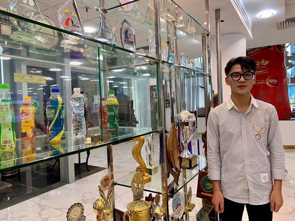 Uống Trà Xanh Không Độ, một thanh niên tại Vinh trúng 250 triệu đồng Uống Trà Xanh Không Độ, một thanh niên tại Vinh trúng 250 triệu đồng