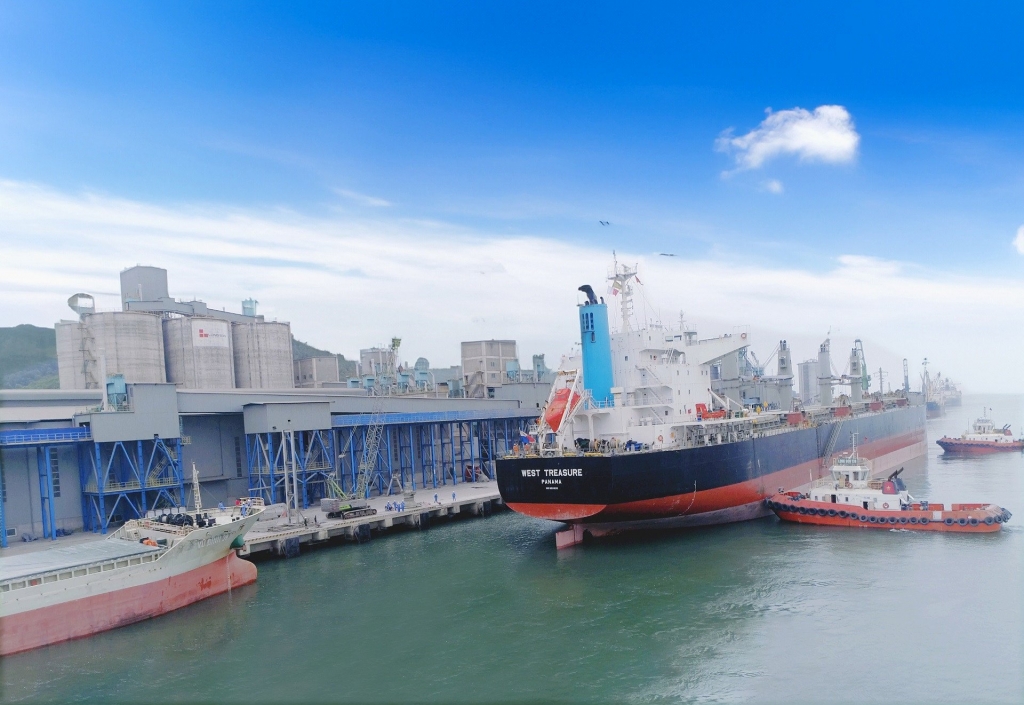 Công ty Xi măng Long Sơn tiếp tục vươn xa, khẳng định vị thế là một trong những nhà cung cấp xi măng hàng đầu trên thị trường quốc tế Công ty Xi măng Long Sơn tiếp tục vươn xa, khẳng định vị thế là một trong những nhà cung cấp xi măng hàng đầu trên thị trường quốc tế