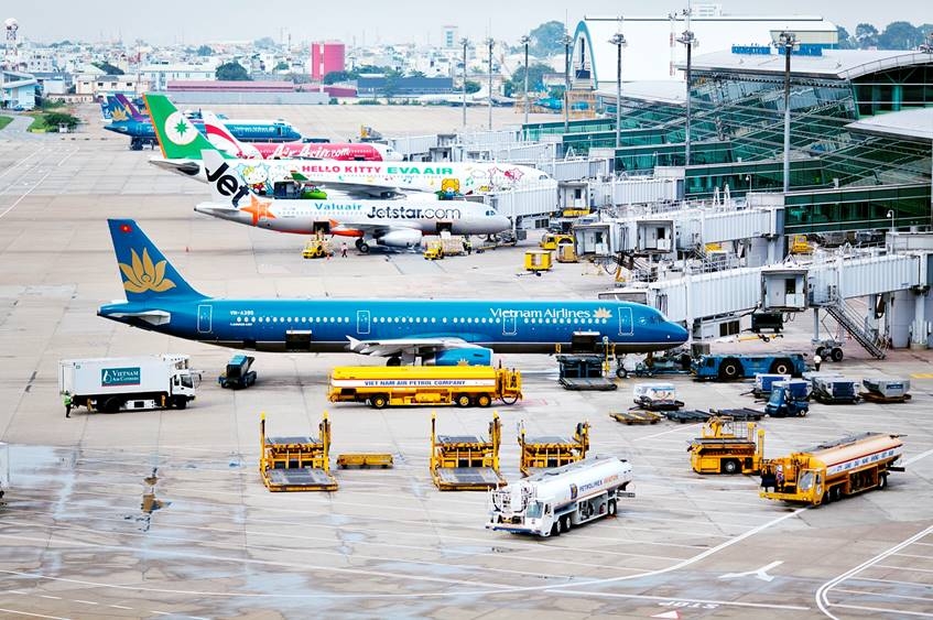 Các nhân tố ảnh hưởng đến sự hài lòng của hành khách đối với chất lượng dịch vụ mặt đất tại Cảng hàng không Quốc tế Tân Sơn Nhất