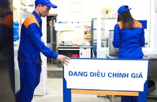 Xăng E5 tăng giá 429 đồng/lít