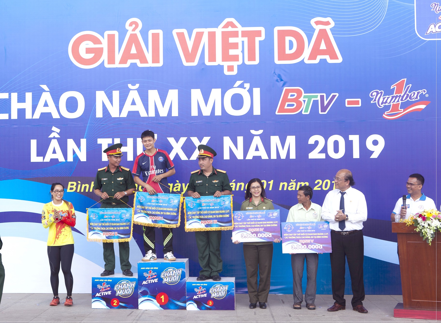 Hơn 8.000 người tham dự Giải việt dã "Chào năm mới" tranh cúp BTV - Number 1