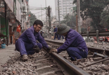 Duy trì hoạt động bảo trì thường xuyên kết cấu hạ tầng đường sắt
