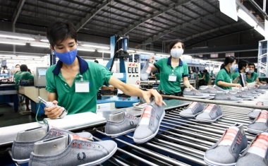 Đầu năm, xuất khẩu hàng hóa giảm mạnh so với cùng kỳ