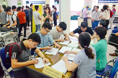 Năm 2021, tiếp tục theo dõi, đánh giá tác động của Covid-19 đến người lao động