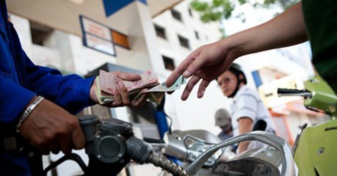 VCCI: Tăng thuế bảo vệ môi trường xăng dầu khiến DN mất lợi thế cạnh tranh