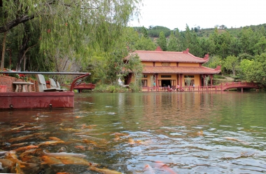 Du ngoạn Trúc Lâm Viên