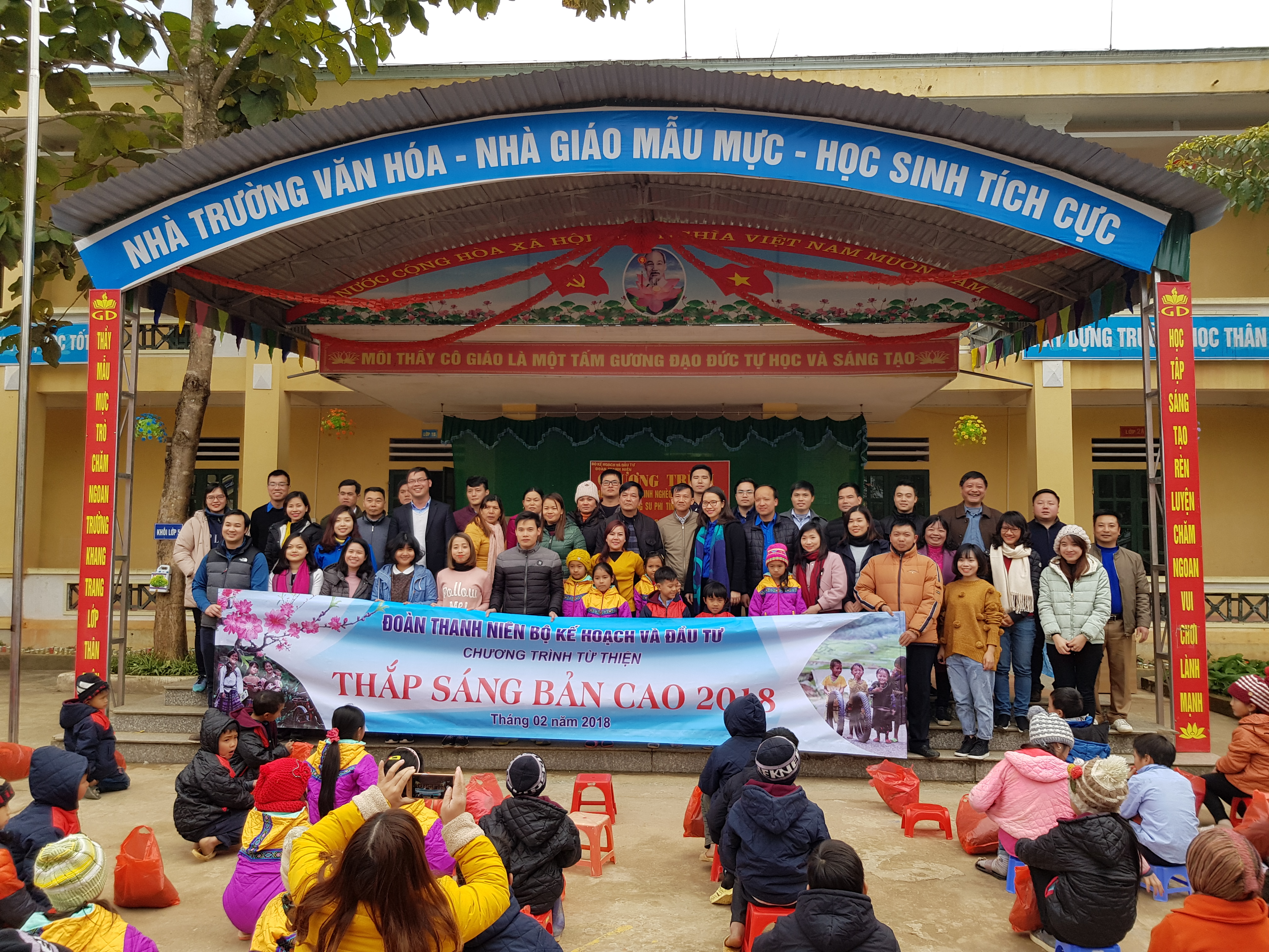 Đoàn thanh niên Bộ KHĐT mang hơi ấm lên vùng cao Hà Giang