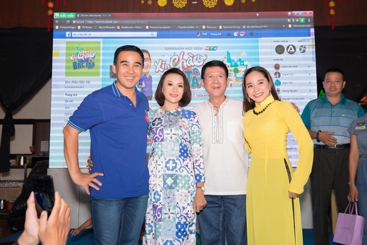 NTK Lê Phạm cảm nhận cái tình mỗi chuyến đi