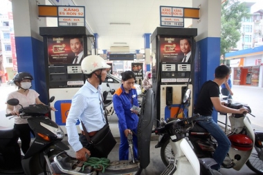 Tăng thuế xăng dầu lên kịch khung: Nhiều tác động tiêu cực