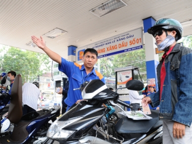 Giá xăng dầu tiếp tục giảm trong bối cảnh dịch bệnh Covid-19