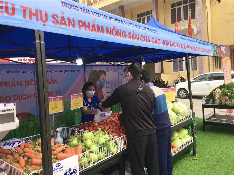 Đồng bộ các giải pháp lưu thông, tiêu thụ hàng hóa ở các vùng dịch trong bối cảnh đại dịch Covid-19