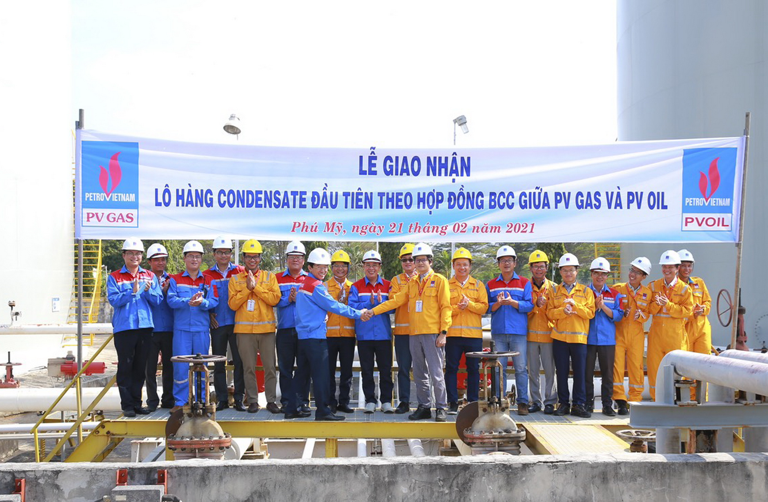 Lễ giao nhận lo Condensate đầu tiên theo hợp đồng BCC giữa PV Gas và PVOil