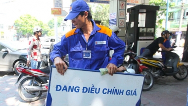 Giá xăng tăng 670 đồng/lít từ 16h30 chiều nay