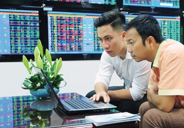 Bị phạt, các doanh nghiệp lên sàn cần tính toán thiệt hơn