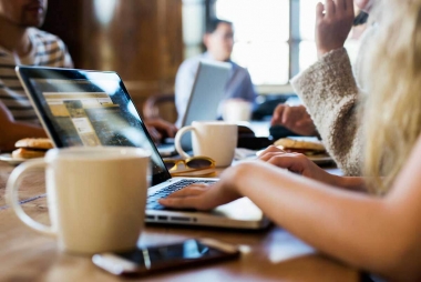 Lợi và hại của người hay nhảy việc