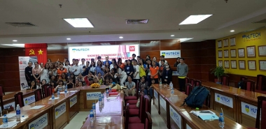 Đại học Hutech và VN Ngày nay ký kết hợp tác