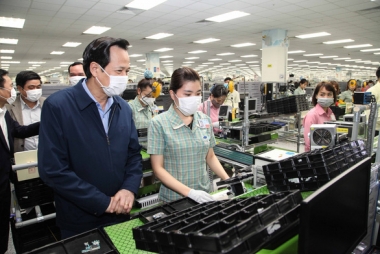 Đề xuất tạm dừng đóng bảo hiểm xã hội đến tháng 12/2020 do bị ảnh hưởng của Covid-19