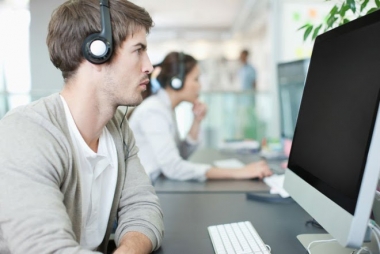 Việc ngồi lâu nhiều giờ trong văn phòng ảnh hưởng đến tính cách một người như thế nào?