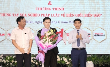 Nhà báo Chí Bình: Cần làm nhiều sự kiện để “Giữ gìn và nhân rộng bản sắc văn hóa Tây Nguyên"