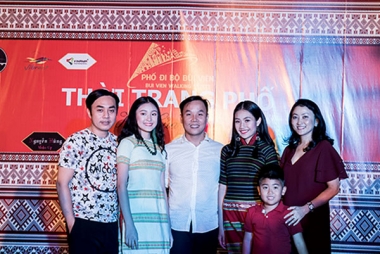 Khoe sắc đại ngàn vào "Hoa của đất"