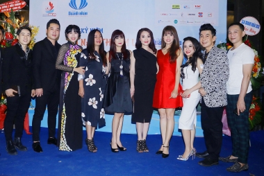 Nhóm “Lục cô nương” và “Tứ đại công tử” thi nhau hát đến tận giữa đêm khuya