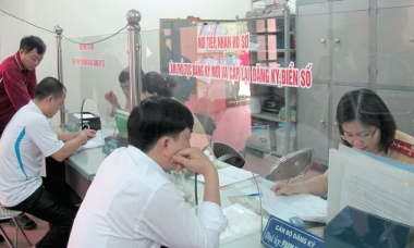 Một số thay đổi trong chỉ tiêu cấp lại, đổi giấy đăng ký ô tô, xe máy