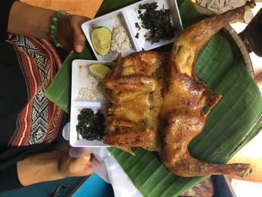 Thưởng thức cơm lam - gà nướng "chuẩn Tây Nguyên" giữa lòng thành phố Biên Hòa