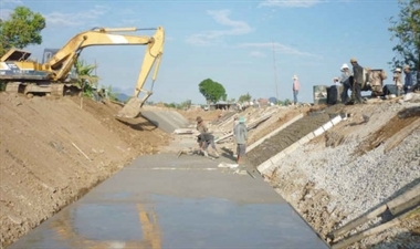 Tổ chức, cá nhân khai thác công trình thủy lợi cần những điều kiện gì?
