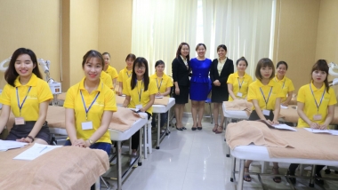 MGK khai giảng khóa học chuyên viên thẩm mỹ khóa 10