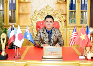 Câu chuyện từ nghèo khó đến thành công của Chủ tịch HTKNYT