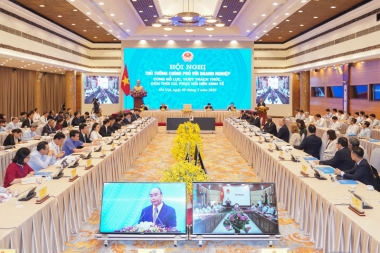 Thủ tướng yêu cầu khởi động lại nền kinh tế với 5 mũi giáp công