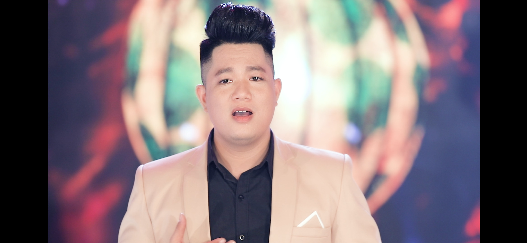 ‘Soái ca Bolero’ Quân Nguyễn: Tham vọng và cầu tiến cho đam mê
