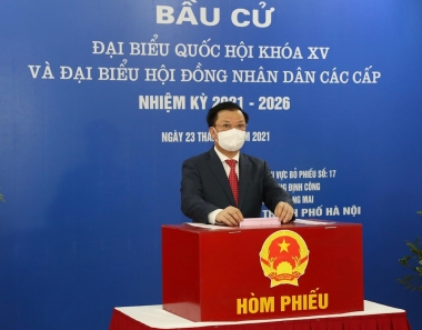 Sáng suốt lựa chọn người xứng đáng, hết lòng vì nước, vì dân