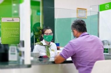 Vietcombank cùng toàn ngành hiện thực hóa “mục tiêu kép”