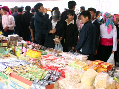 Gỡ vướng cho phát triển thương mại miền núi, hải đảo
