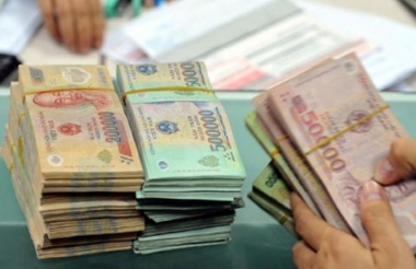 Lấy vay mới trả nợ cũ, bao giờ mới thoát khỏi nợ nần?