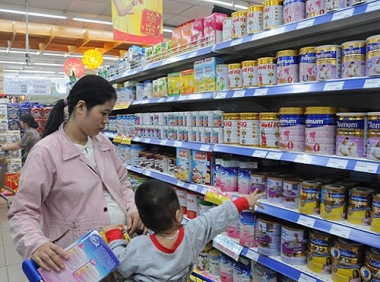 Sau khi loại chi phí quảng cáo, giá sữa giảm từ 1%-5,5%
