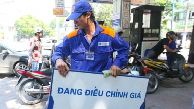CPI 6 tháng đầu năm: Giá xăng, giá điện tác động ngược chiều
