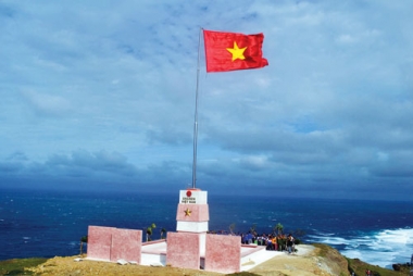 Giữ vững chủ quyền Biển Đông trong "thế trận" hiện nay