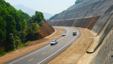 Bộ Giao thông vận tải điều chuyển nhiều nhà thầu do chậm tiến độ