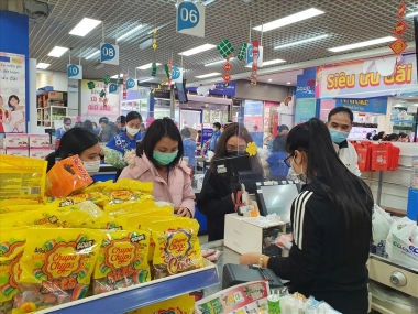 Kiến nghị ưu tiên vaccine cho người lao động tại siêu thị, cửa hàng tiện lợi, hàng rong