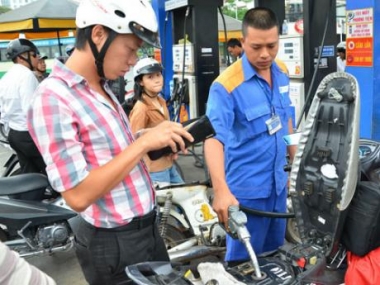 Nhiều bất cập trong quản lý giá xăng, dầu
