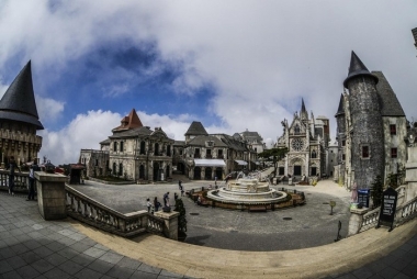 Du lịch Pháp ngay tại quê nhà