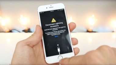iPhone sẽ sớm bắt đầu cảnh báo khi cổng kết nối bị ướt